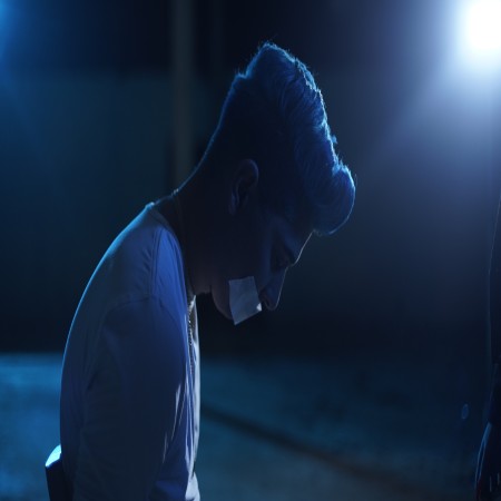 Mota se mete en problemas por andar de “Bipolar”